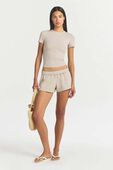 תמונת כל הלוק של T-SHIRT